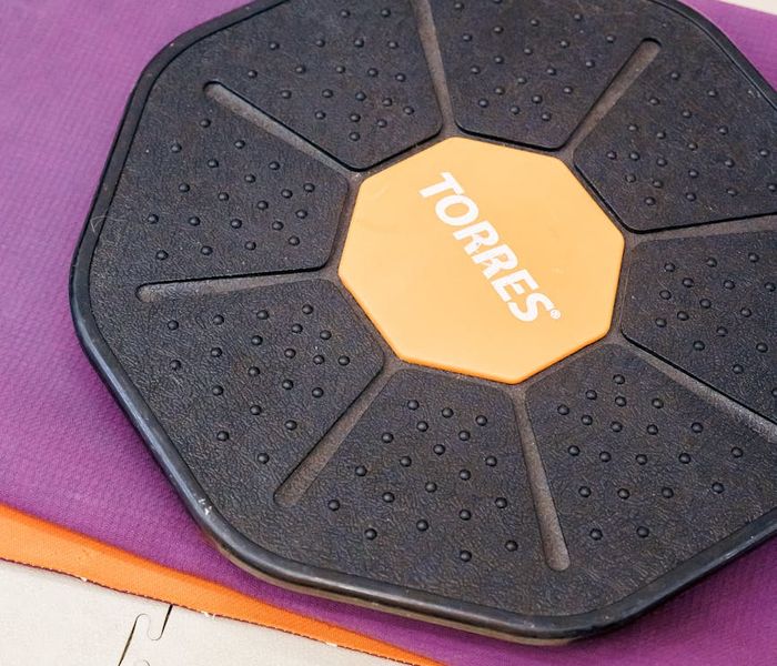 Symmetry and balance through soft physical exercise